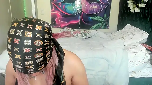 YasmineMinaj online show from 04/14/26, 12:21