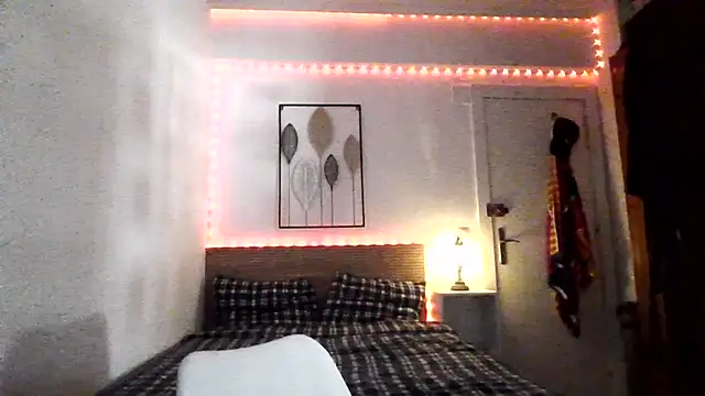 Snapshot of 99_GANAr chatting on 04/13/26, 02:21 99 GANAr online show from 04/13/26, 02:21