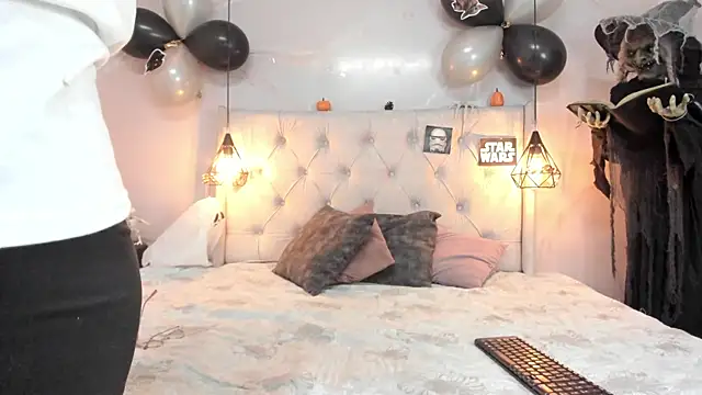 Snapshot of SakuraLee_ chatting on 10/27/25, 01:45 SakuraLee online show from 10/27/25, 01:45