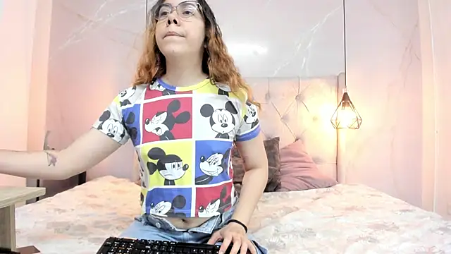 Snapshot of SakuraLee_ chatting on 11/18/25, 02:53 SakuraLee online show from 11/18/25, 02:53