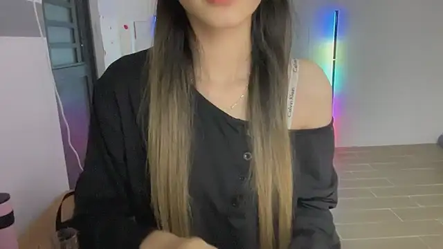 Snapshot of Your-Sunshine chatting on 03/07/25, 04:11 Your-Sunshine online show from 03/07/25, 04:11