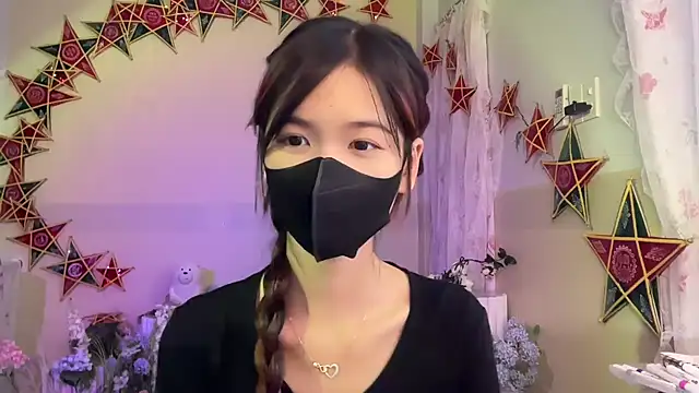 Snapshot of Your-Sunshine chatting on 09/20/25, 04:12 Your-Sunshine online show from 09/20/25, 04:12