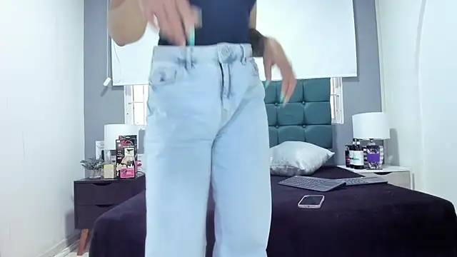 charlott lens online show from 10/10/25, 09:59