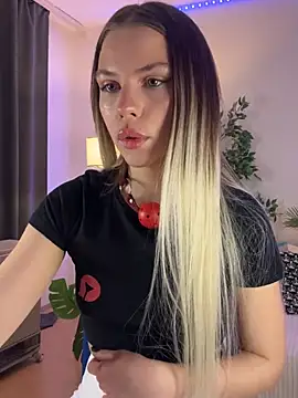 Snapshot of KittyKatyDream chatting on 02/03/25, 04:31 KittyKatyDream online show from 02/03/25, 04:31