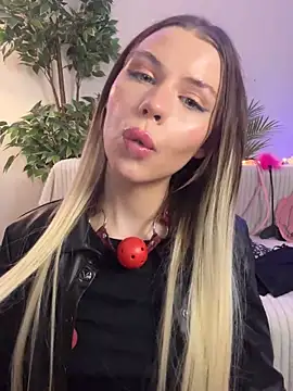 Snapshot of KittyKatyDream chatting on 02/03/25, 07:31 KittyKatyDream online show from 02/03/25, 07:31