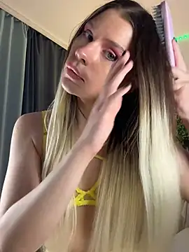 Snapshot of KittyKatyDream chatting on 02/17/25, 09:10 KittyKatyDream online show from 02/17/25, 09:10