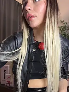 Snapshot of KittyKatyDream chatting on 03/02/25, 12:42 KittyKatyDream online show from 03/02/25, 12:42