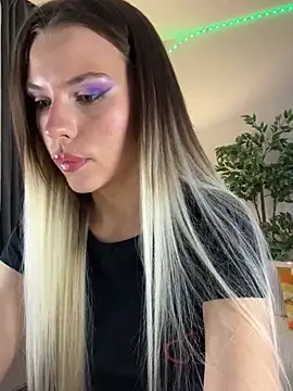 Snapshot of KittyKatyDream chatting on 02/10/25, 06:13 KittyKatyDream online show from 02/10/25, 06:13