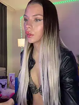 Snapshot of KittyKatyDream chatting on 02/20/25, 08:03 KittyKatyDream online show from 02/20/25, 08:03