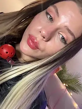 Snapshot of KittyKatyDream chatting on 03/06/25, 12:10 KittyKatyDream online show from 03/06/25, 12:10