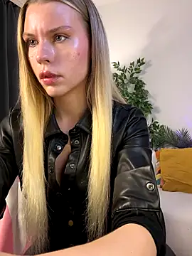 Snapshot of KittyKatyDream chatting on 11/02/25, 06:02 KittyKatyDream online show from 11/02/25, 06:02