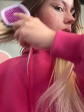 Snapshot of KittyKatyDream chatting on 03/22/25, 12:46 KittyKatyDream online show from 03/22/25, 12:46