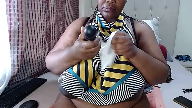 CHOCOLATEDARKBUSTYX online show from 10/27/25, 09:10