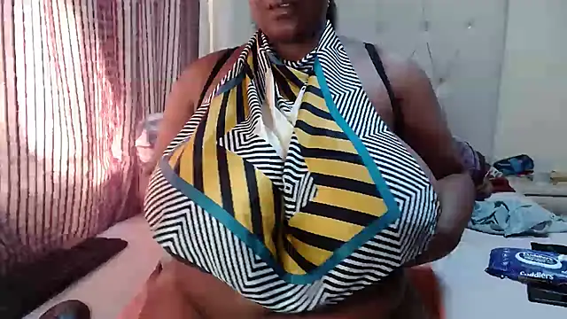 CHOCOLATEDARKBUSTYX online show from 04/04/26, 02:23