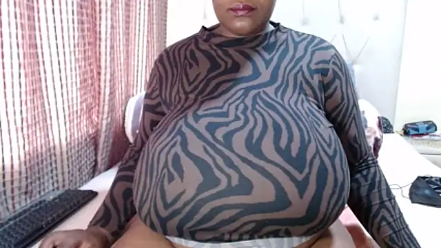 CHOCOLATEDARKBUSTYX online show from 04/12/26, 10:29