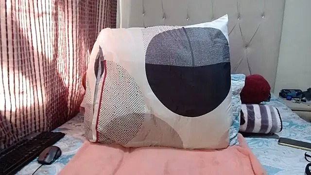 CHOCOLATEDARKBUSTYX online show from 11/29/25, 02:17