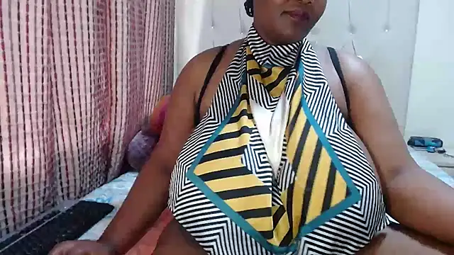 CHOCOLATEDARKBUSTYX online show from 12/04/25, 09:52