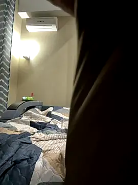 Snapshot of LybovNTV chatting on 11/17/25, 02:04 LybovNTV online show from 11/17/25, 02:04