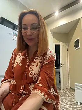 Snapshot of LybovNTV chatting on 11/19/25, 10:32 LybovNTV online show from 11/19/25, 10:32