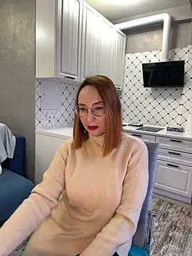 Snapshot of LybovNTV chatting on 12/15/25, 05:24 LybovNTV online show from 12/15/25, 05:24