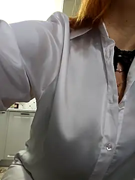 Snapshot of LybovNTV chatting on 02/25/26, 01:39 LybovNTV online show from 02/25/26, 01:39