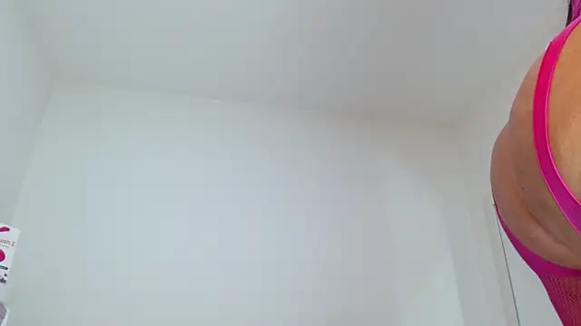 sashacreamy  online show from 11/20/25, 05:41