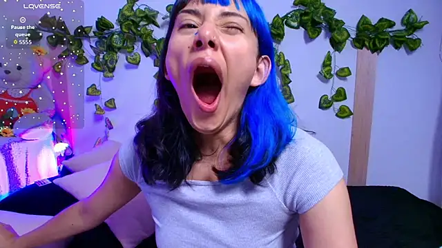 tati cardenas online show from 12/22/25, 04:12