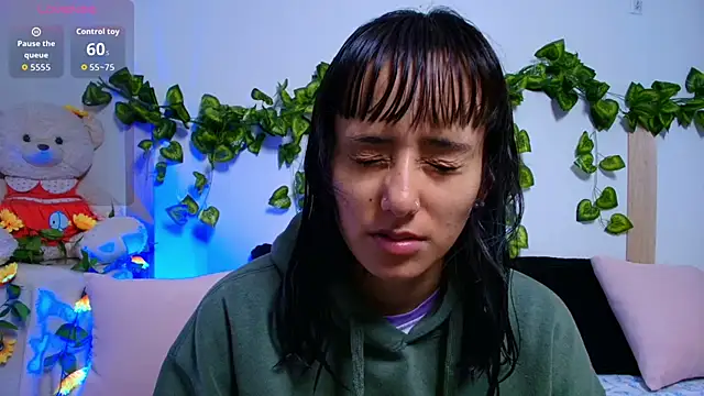 tati cardenas online show from 10/31/25, 04:53