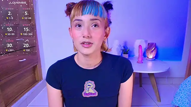 Snapshot of tati_cardenas chatting on 03/19/26, 05:07 tati cardenas online show from 03/19/26, 05:07