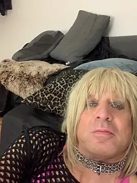 Snapshot of hoerige-masonutte chatting on 11/14/25, 06:50 hoerige-masonutte online show from 11/14/25, 06:50