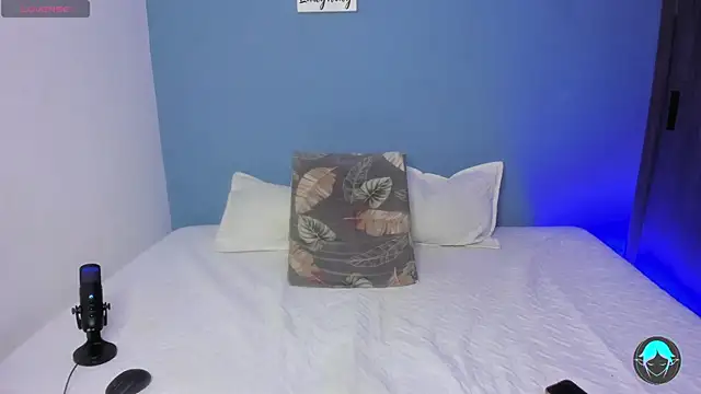 sofi elfqueen online show from 03/14/25, 03:48