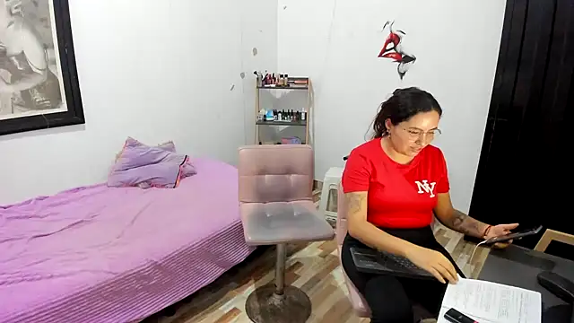  girls on fire  online show from 03/27/26, 10:43