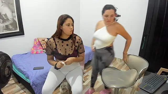  girls on fire  online show from 11/14/25, 11:30