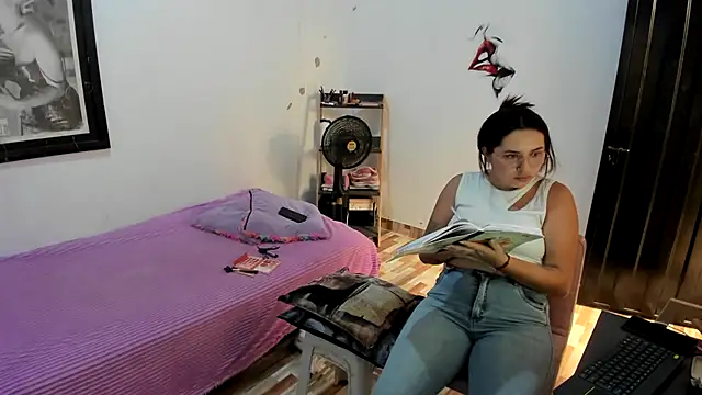  girls on fire  online show from 02/28/26, 07:24