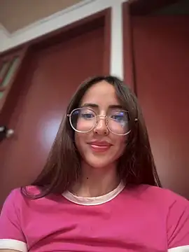 Snapshot of lauravasquez chatting on 03/09/25, 06:00 lauravasquez online show from 03/09/25, 06:00
