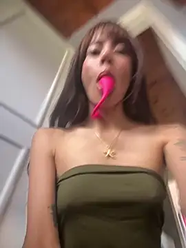 lauravasquez online show from 05/05/26, 08:34