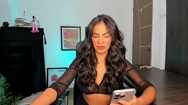 camille-rose online show from 04/21/26, 04:35
