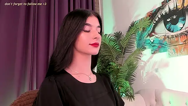Snapshot of LauraCoy chatting on 07/24/26, 11:23 LauraCoy online show from 07/24/26, 11:23