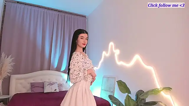 LauraCoy online show from 04/10/26, 09:00