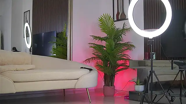 Abbela White online show from 07/05/26, 05:47