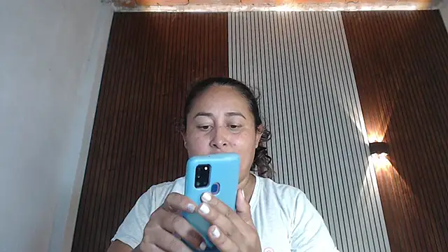 NadiaWhite online show from 05/28/26, 04:46