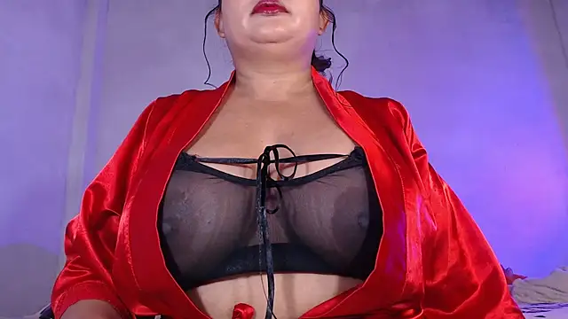 NadiaWhite online show from 12/02/25, 10:17