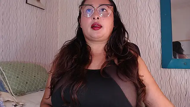 Snapshot of NadiaWhite chatting on 10/30/25, 05:54 NadiaWhite online show from 10/30/25, 05:54