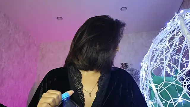 lily  foster online show from 12/19/25, 06:49