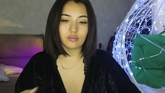 lily  foster online show from 11/17/25, 11:14