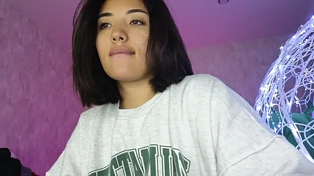 Snapshot of lily__foster chatting on 12/21/25, 06:26 lily foster online show from 12/21/25, 06:26