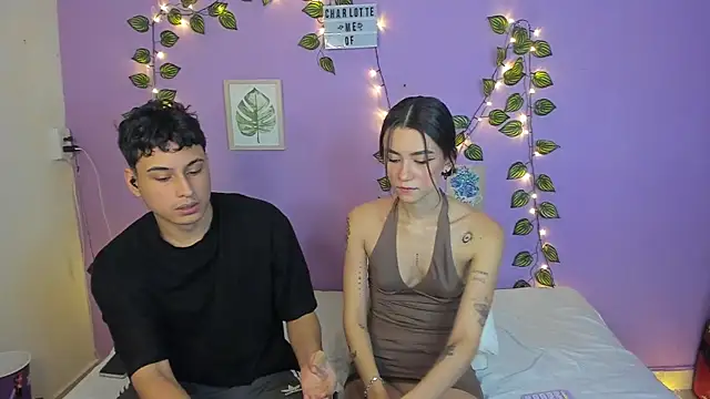 Snapshot of charlottte_queen chatting on 03/12/25, 08:31 charlottte queen online show from 03/12/25, 08:31