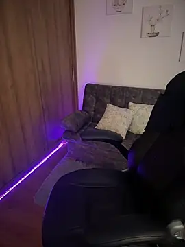 Megan lu2 online show from 03/23/25, 07:42