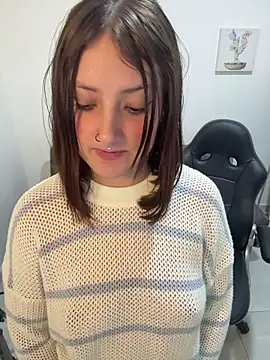 Megan lu2 online show from 11/26/25, 03:50