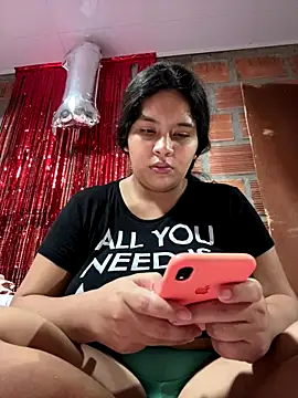 moncerrat luna online show from 11/24/25, 11:27